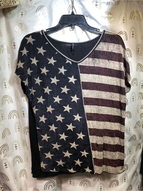 Skinny Minnie Black & Burgundy Stars V-Neck Tee